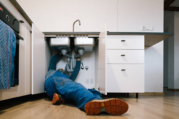 Professional Plumbing technician working in Fairfield, TX